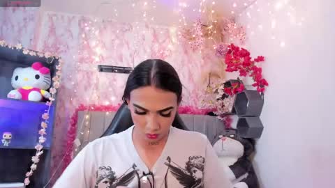 Snapshot of almazz_ chatting on May 4, 8:27 pm Santy online show from May 4, 8:27 pm