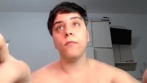 Snapshot of almondonwheels chatting on December 30, 2:09 am Almond online show from December 30, 2:09 am