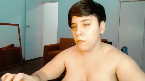 Snapshot of almondonwheels chatting on January 16, 7:28 am Almond online show from January 16, 7:28 am