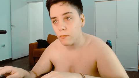 Snapshot of almondonwheels chatting on March 1, 11:04 pm Almond online show from March 1, 11:04 pm