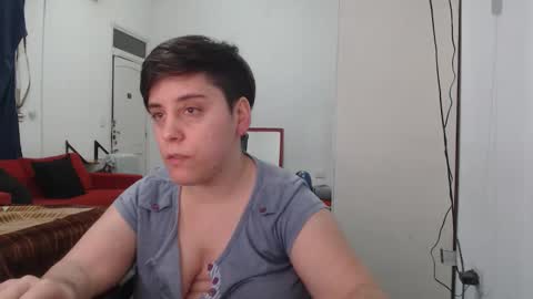 Snapshot of almondonwheels chatting on October 3, 12:40 am Almond online show from October 3, 12:40 am