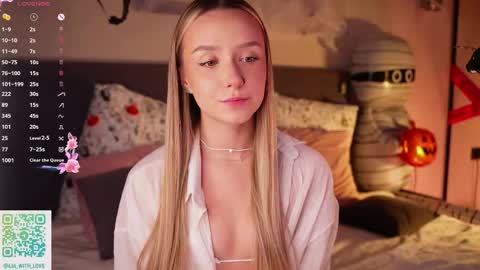 Snapshot of alodiaacomb chatting on November 8, 3:07 am Lia online show from November 8, 3:07 am