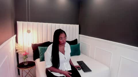 Alondra  online show from May 19, 11:38 am