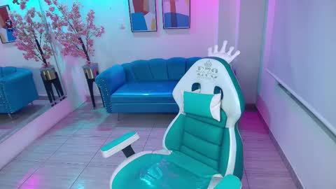 Alondra  online show from January 7, 3:42 am