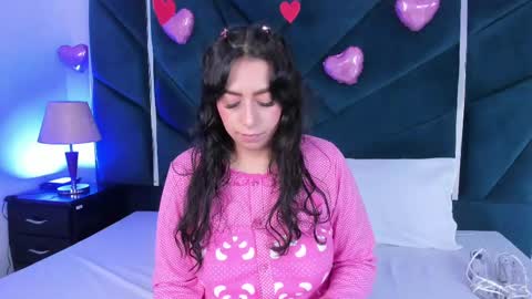 Snapshot of alondramendez chatting on February 18, 4:48 am AlondraMendez online show from February 18, 4:48 am