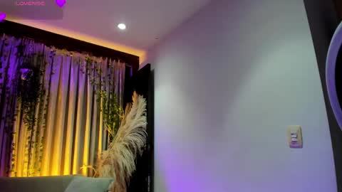 Snapshot of alondrasoomer chatting on May 26, 4:41 am ALONDRA CUTE online show from May 26, 4:41 am