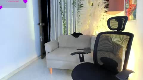 Snapshot of alondrasoomer chatting on May 29, 6:22 am ALONDRA CUTE online show from May 29, 6:22 am