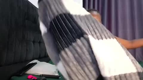 alotta_titties online show from April 19, 8:35 am