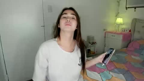 Snapshot of alovelydollnica chatting on May 27, 12:46 pm alovelydollnica online show from May 27, 12:46 pm