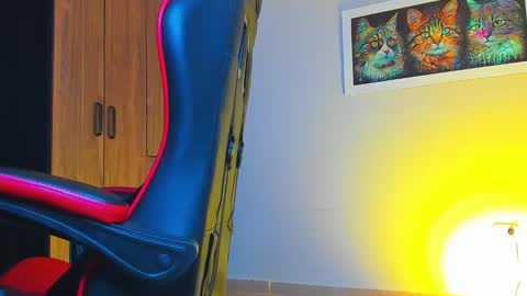 alpha_dominus_ online show from October 2, 5:03 am