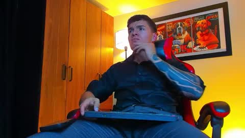 alpha_dominus_ online show from November 18, 4:39 am