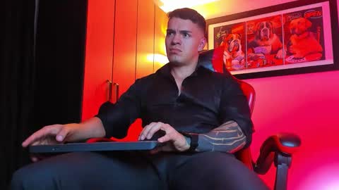 alpha_dominus_ online show from December 2, 4:07 am