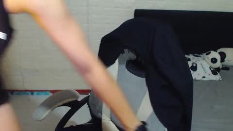 Snapshot of alpha_rider chatting on January 8, 4:23 am Angelo online show from January 8, 4:23 am