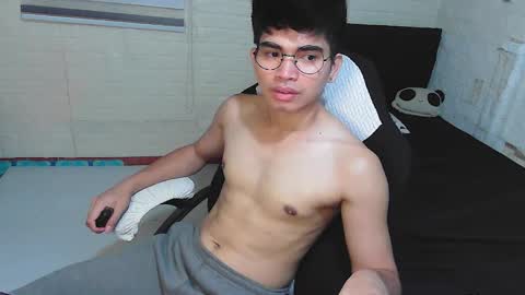 Angelo online show from February 17, 2:52 am