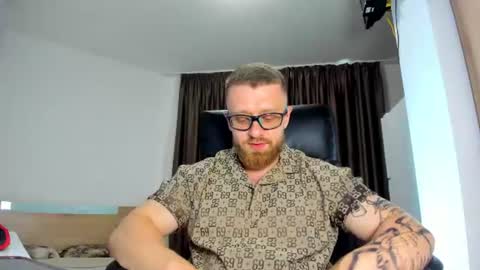 Alphaalexxx Lets reach Me 100 thumbs up online show from June 19, 4:22 pm