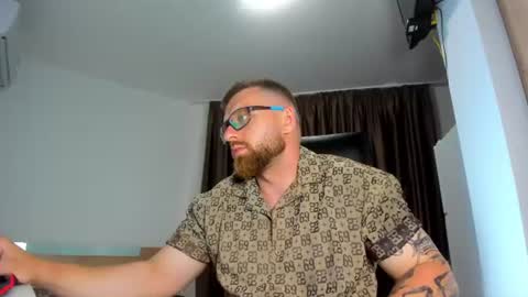 Alphaalexxx Lets reach Me 100 thumbs up online show from June 22, 5:21 pm