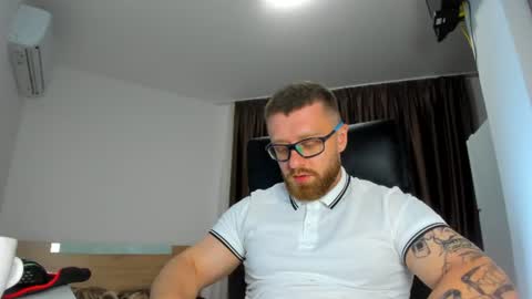 Alphaalexxx Lets reach Me 100 thumbs up online show from June 24, 5:34 pm
