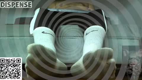 Snapshot of alphacashmaster8 chatting on May 19, 9:54 pm MASTER FINDOM DRAIN... online show from May 19, 9:54 pm