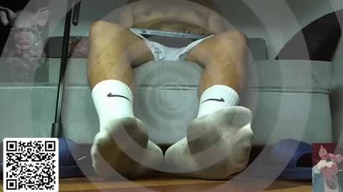 Snapshot of alphacashmaster8 chatting on May 29, 7:23 pm MASTER FINDOM DRAIN... online show from May 29, 7:23 pm