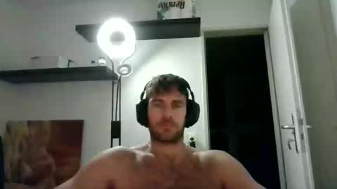 alphah_hunk online show from November 19, 9:37 pm