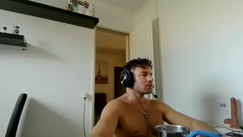 alphah_hunk online show from April 3, 1:53 pm