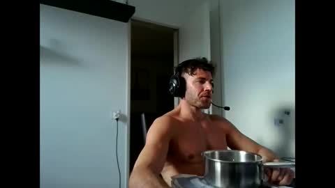 alphah_hunk online show from April 5, 3:31 pm