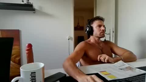 alphah_hunk online show from May 21, 5:20 pm