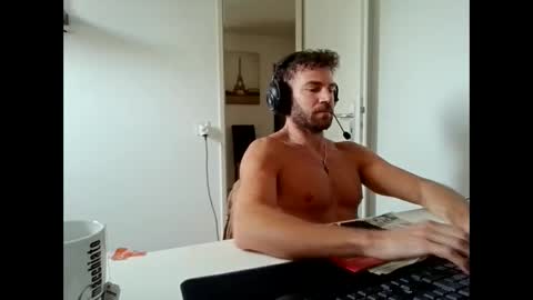 alphah_hunk online show from June 10, 9:41 am