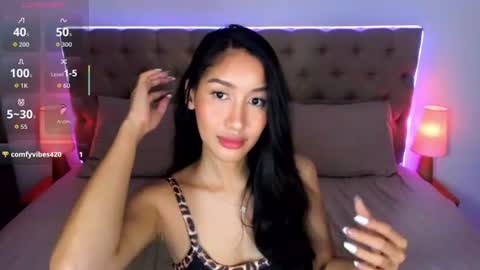Snapshot of alphaisonline chatting on July 8, 6:34 pm sophia betterthanyourx online show from July 8, 6:34 pm