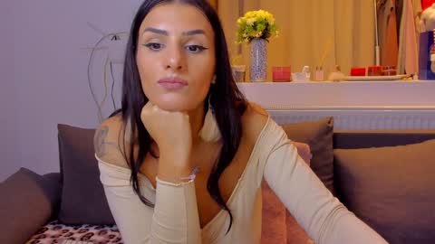 Snapshot of alphaqueenx chatting on November 25, 11:16 pm Michelle online show from November 25, 11:16 pm