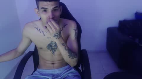 alphas_latins online show from March 3, 8:15 pm