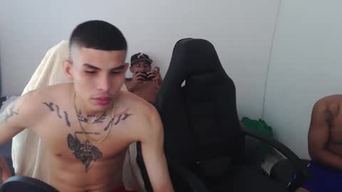 alphas_latins online show from April 23, 7:49 pm