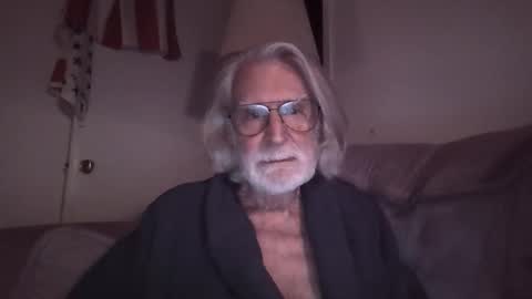 Snapshot of alphauniform chatting on January 7, 5:54 am AlphaUniform online show from January 7, 5:54 am