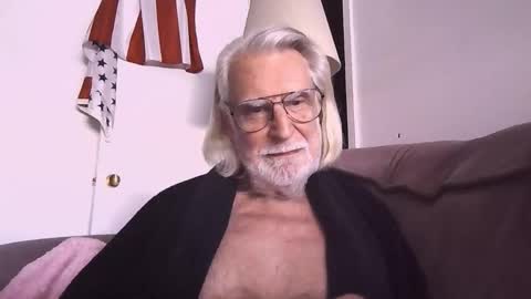 Snapshot of alphauniform chatting on February 2, 4:06 pm AlphaUniform online show from February 2, 4:06 pm