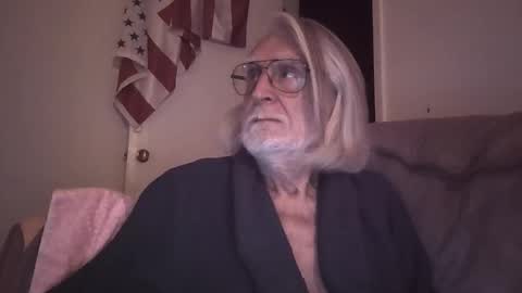 Snapshot of alphauniform chatting on March 4, 2:50 am AlphaUniform online show from March 4, 2:50 am