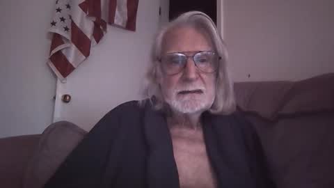 Snapshot of alphauniform chatting on March 13, 1:51 pm AlphaUniform online show from March 13, 1:51 pm