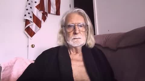 Snapshot of alphauniform chatting on March 15, 5:08 pm AlphaUniform online show from March 15, 5:08 pm