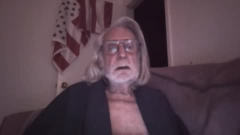 Snapshot of alphauniform chatting on March 16, 12:42 pm AlphaUniform online show from March 16, 12:42 pm