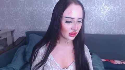 Alter online show from November 14, 8:29 pm