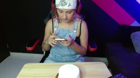 Alter  online show from January 14, 8:59 pm