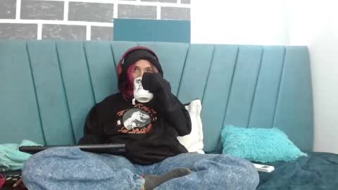 Alter  online show from March 1, 6:21 pm