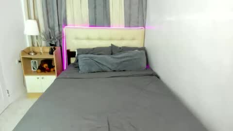 Andrea online show from November 13, 6:07 pm