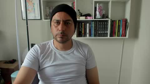 alucard_col666 online show from May 26, 1:07 pm
