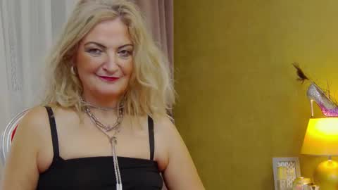 Alura Jenson online show from October 16, 6:31 pm