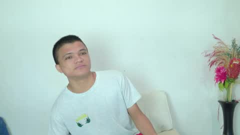 aly_n_sebas online show from April 22, 2:03 am