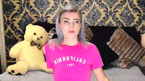 Snapshot of alyblonde chatting on February 9, 10:53 am aly online show from February 9, 10:53 am