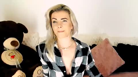 aly online show from January 18, 1:37 pm