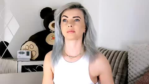 aly online show from April 23, 9:08 am