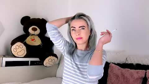 aly online show from April 29, 9:35 am