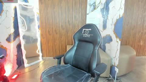 ALYCE  online show from April 8, 11:32 am